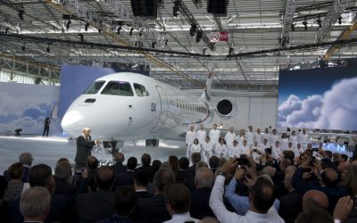 Le Dassault Falcon 5X sort d’usine – Air et Cosmos