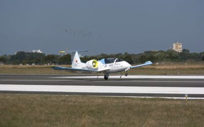 Vidéo – L’E-Fan d’Airbus réalise la première traversée de la Manche par un avion électrique – L’Usine de l’Aéro