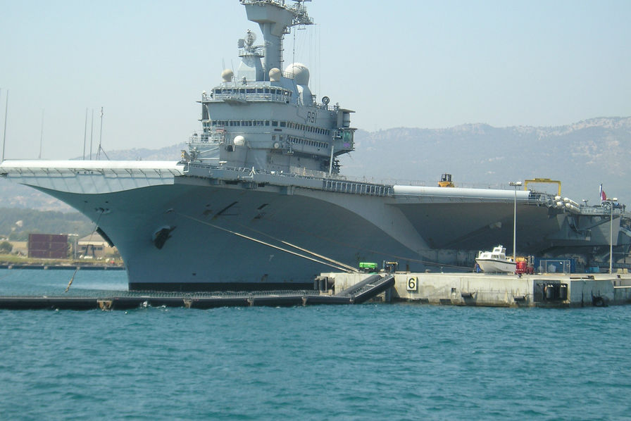 Le porte-avions Charles de Gaulle en rénovation pour 18 mois