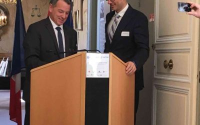 Signature officielle du contrat de Factem avec Airbus pour l’équipement des avions avec son casque de pilotes FL20