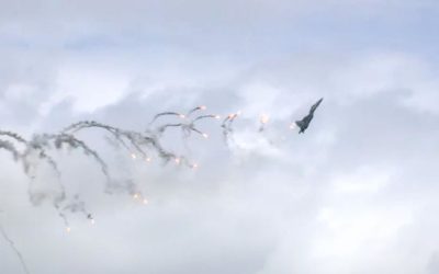 [Vidéo] Sukhoi Su-30, F-15 et F-16 lâchent des leurres dans le ciel de Singapour