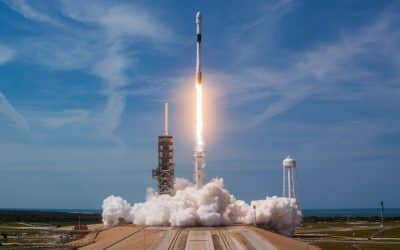 La nouvelle version de la fusée Falcon 9 de SpaceX sur le pas de tir