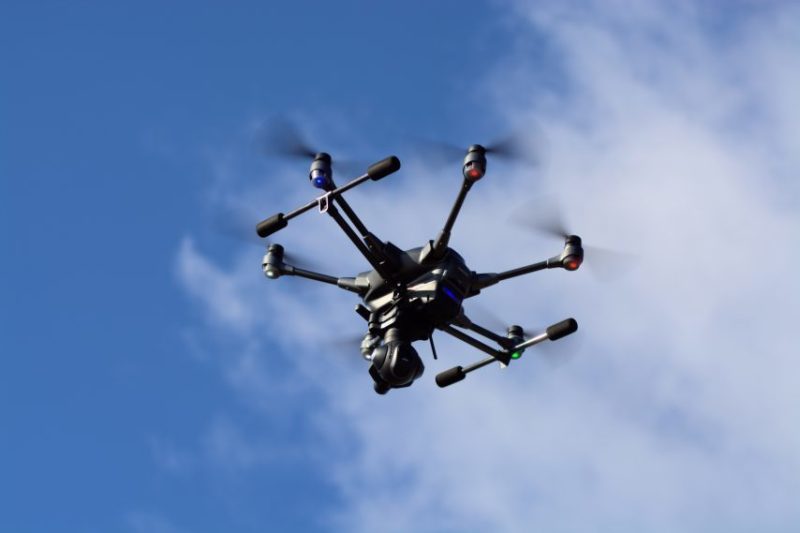 Suspicion de pollution aquatique : un drone déployé au-dessus du grand canal du Havre | 76actu