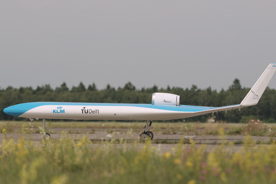 Décollage réussi pour la maquette du « Flying-V », l’avion façon aile volante de KLM – L’Usine Aéro