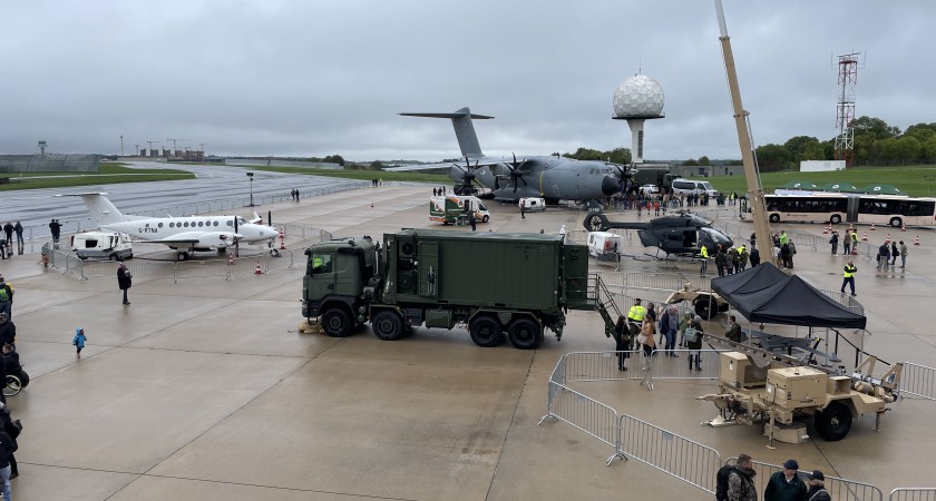 Au Findel : le Luxembourg présente sa force aérienne