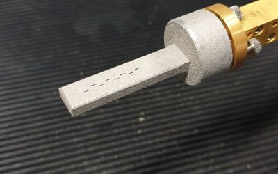 Fabrication additive d’antennes complexes à guide d’ondes millimétriques