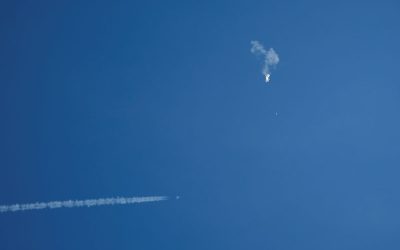 Les États-Unis imposent une zone de sécurité dans la recherche de restes de ballons chinois