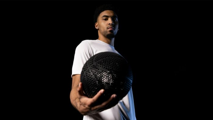 Le ballon de basket sans air, imprimé 3D de Wilson, fait du basket-ball la 16e discipline sportive à tirer parti de la FA