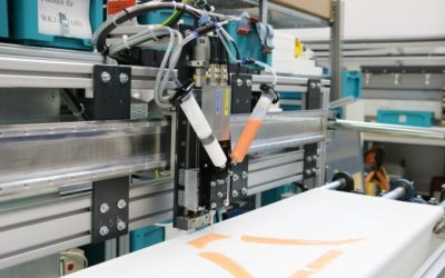 KARL MAYER combine les capacités de la fabrication de textiles tricotés chaîne et l’impression 3D pour l’industrie textile