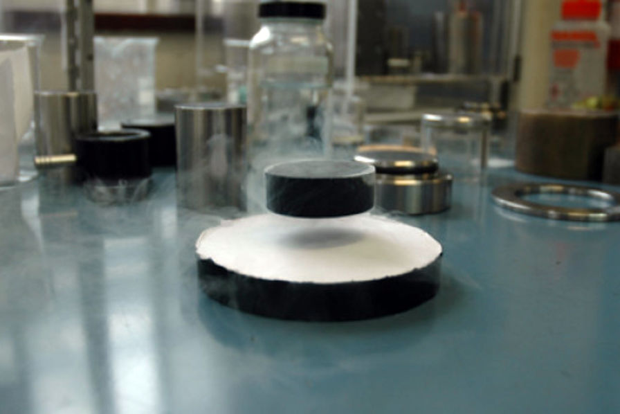 [Science-friction] Un supraconducteur à température ambiante attise la suspicion de la communauté scientifique