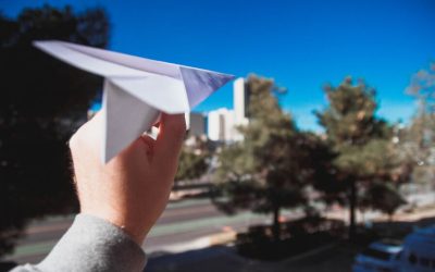 [L&rsquo;industrie c&rsquo;est fou] Deux ingénieurs de Boeing ont battu le record du monde de lancer d’avion en papier