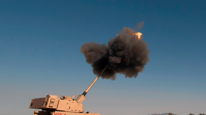 BAE Systems tire un projectile d’artillerie hypervéloce dépassant la portée de certains missiles