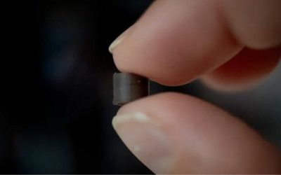 Des capteurs optiques imprimés en 3D à grande échelle avec du plastique plasmonique