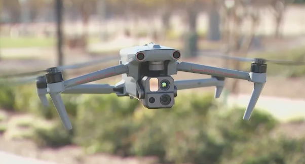 Un drone aide la police de Murrieta à capturer un groupe de suspects