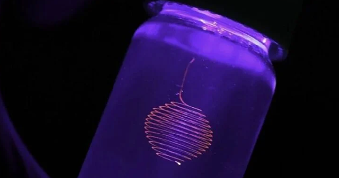 Une méthode d’impression 3D pour créer des fibres souples de quelques microns