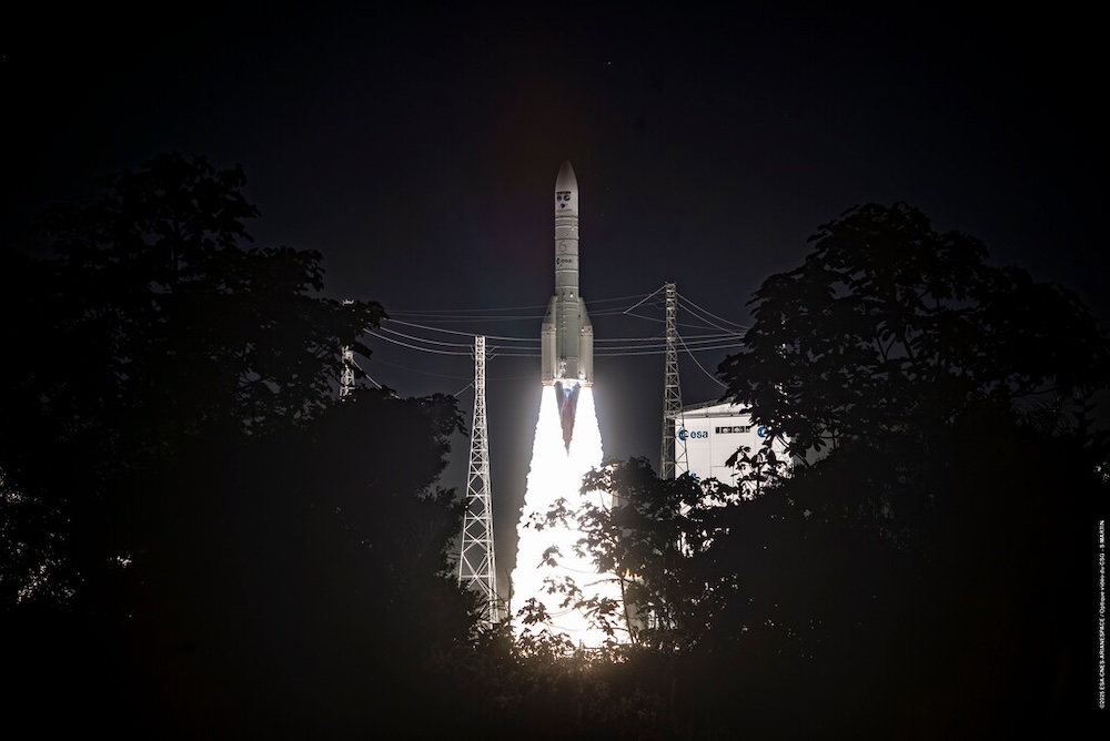 Ariane 6 équipée des moteurs Vulcain 2.1 et Vinci décolle avec le satellite Metop-SGA1 depuis Kourou