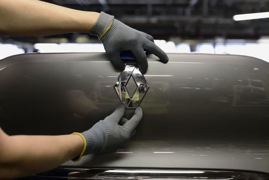 Economie de guerre : Renault pose ses conditions avant de se tourner vers l’armement