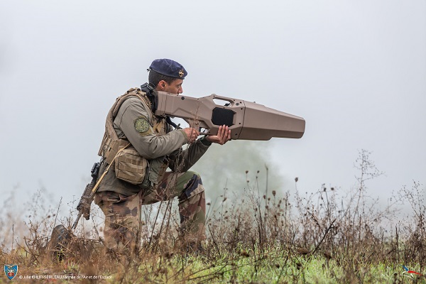 La défense des bases aériennes contre les essaims de drones est « perfectible, selon le général Bellanger