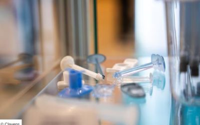 Clayens développe une technologie avancée de texturation pour fonctionnaliser les surfaces plastiques.