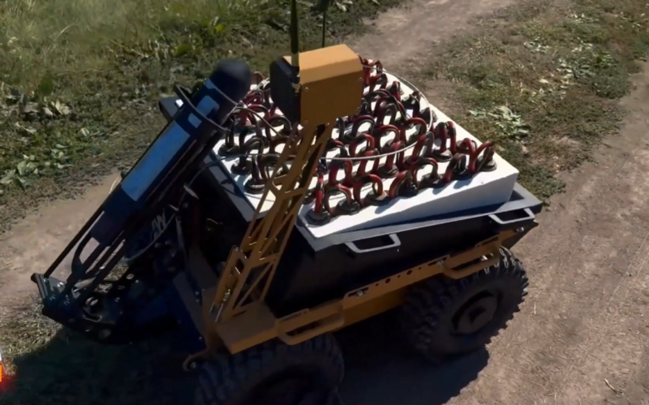 Guerre en Ukraine : des mini-fusées pour faire exploser les mines ennemies… Kiev a amélioré son drone terrestre Sirko-S1