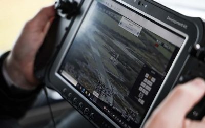 La Royal Navy a réussi à faire communiquer un hélicoptère Wildcat avec des drones via un réseau maillé