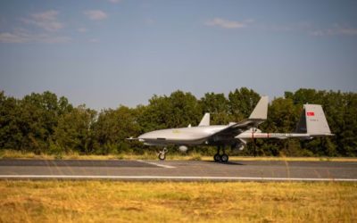 Des technologies françaises dans un drone en première ligne en Ukraine : Safran et le turc Baykar s’associent pour développer des technologies de drones en commun